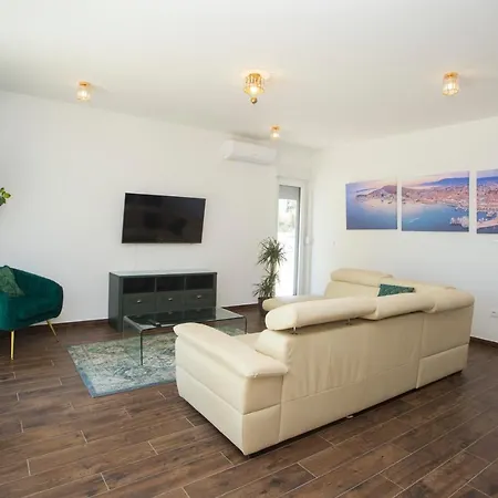 Your Own Appartement Split