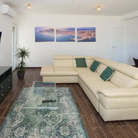 Your Own * Σπλιτ